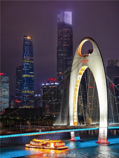 深圳,一个拥有现代化繁华和自然风光的城市 深圳,一个拥有现代化繁华和自然风光的城市